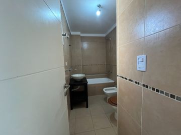 Monoamb balcon, gym y SUM Lanús centro .Permuta