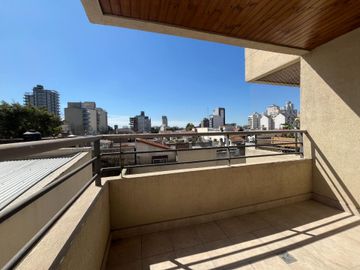 Monoamb balcon, gym y SUM Lanús centro .Permuta
