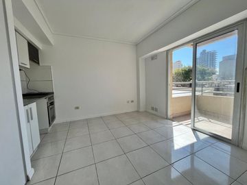 Monoamb balcon, gym y SUM Lanús centro .Permuta