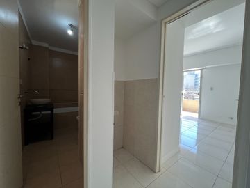 Monoamb balcon, gym y SUM Lanús centro .Permuta