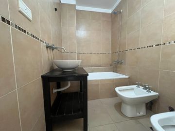 Monoamb balcon, gym y SUM Lanús centro .Permuta