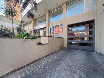 Monoamb balcon, gym y SUM Lanús centro .Permuta