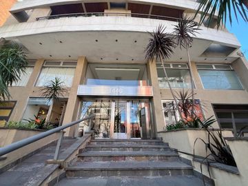 Monoamb balcon, gym y SUM Lanús centro .Permuta