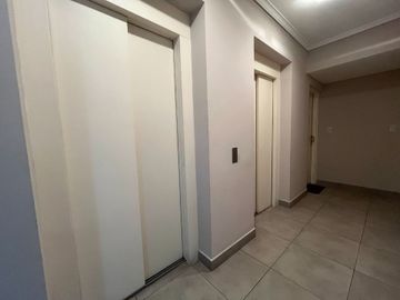 Monoamb balcon, gym y SUM Lanús centro .Permuta