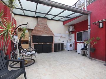 VENTA PH TIPO CASA 4 AMBIENTES RECICLADO A NUEVO