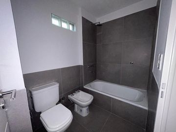 VENTA DEPARTAMENTO CON BALCON A ESTRENAR CABALLITO