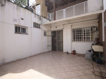 VENTA DE CASA DE 6 AMBIENTES  EN VERSALLES