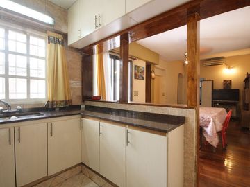 VENTA DE CASA DE 6 AMBIENTES  EN VERSALLES