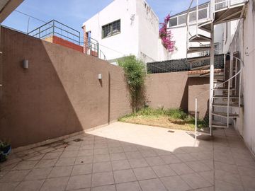 VENTA DE CASA DE 6 AMBIENTES  EN VERSALLES