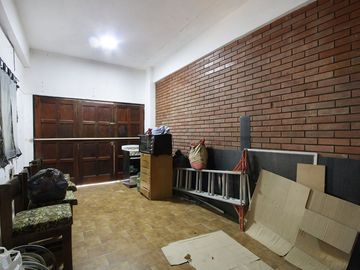 VENTA DE CASA DE 6 AMBIENTES  EN VERSALLES