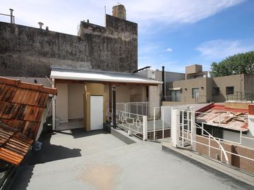 VENTA DE CASA DE 6 AMBIENTES  EN VERSALLES
