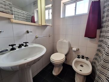 VENTA DE CASA DE 6 AMBIENTES  EN VERSALLES