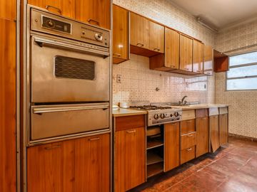 Casa en venta, La Plata. Comercial o vivienda