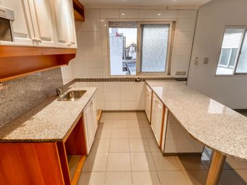 Casa en venta, La Plata. Comercial o vivienda