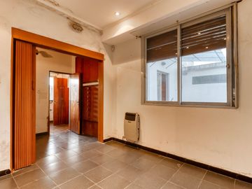 Casa en venta, La Plata. Comercial o vivienda