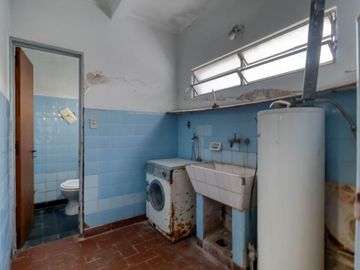 Casa en venta, La Plata. Comercial o vivienda