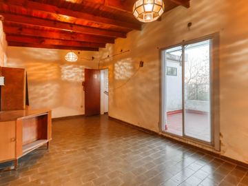 Casa en venta, La Plata. Comercial o vivienda