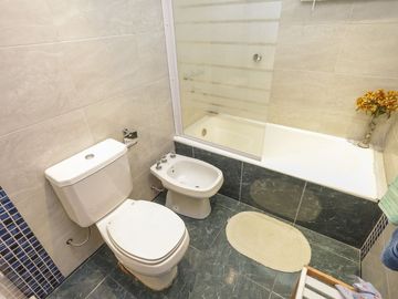 VENTA - RAMOS MEJIA - CASA 6 AMB. MODERNA LUMINOSA