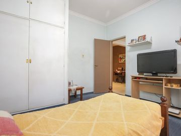 VENTA - RAMOS MEJIA - CASA 6 AMB. MODERNA LUMINOSA