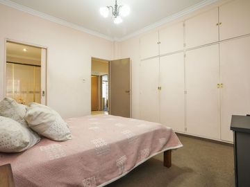 VENTA - RAMOS MEJIA - CASA 6 AMB. MODERNA LUMINOSA