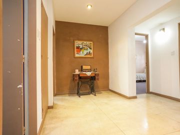 VENTA - RAMOS MEJIA - CASA 6 AMB. MODERNA LUMINOSA
