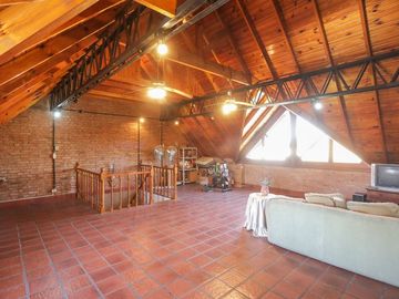 VENTA - RAMOS MEJIA - CASA 6 AMB. MODERNA LUMINOSA