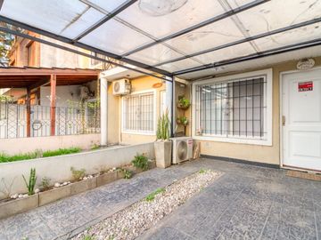 VENTA DUPLEX 3 AMB MORON COCHERA APTO CREDITO