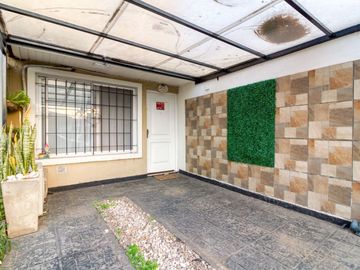 VENTA DUPLEX 3 AMB MORON COCHERA APTO CREDITO