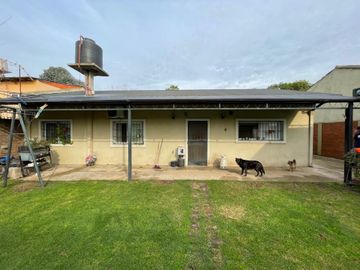 VENTA CASA 4 AMB CON GARAGE Y JARDIN EL TALAR