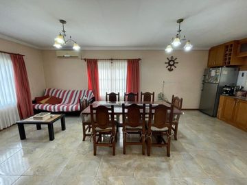 VENTA CASA 4 AMB CON GARAGE Y JARDIN EL TALAR