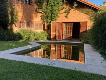 Solida casa en Corimayo Burzaco