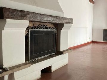 Solida casa en Corimayo Burzaco