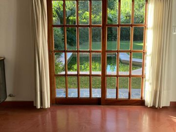 Solida casa en Corimayo Burzaco