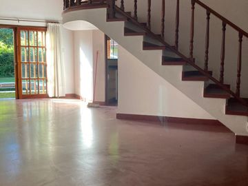 Solida casa en Corimayo Burzaco