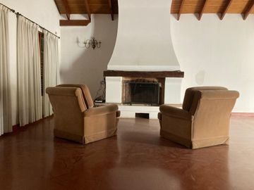 Solida casa en Corimayo Burzaco