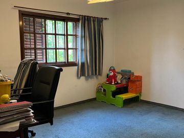 Solida casa en Corimayo Burzaco