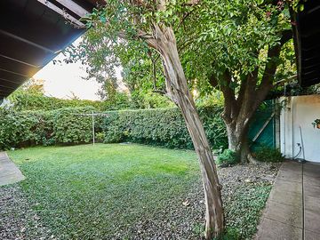 Hermosa Casa Hurlingham - 6 Ambientes - 3 cocheras