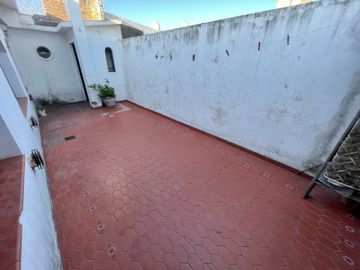 VENTA CASA 4 AMBIENTES CON PILETA Y COCHERA PADUA