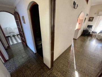 VENTA CASA 4 AMBIENTES CON PILETA Y COCHERA PADUA