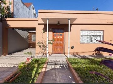 VENTA CASA 4 AMB EN HAEDO NORTE