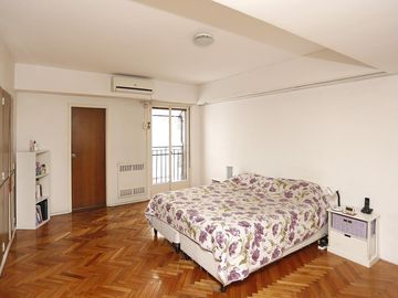 Venta Departamento  Cuatro  ambientes  Caballito