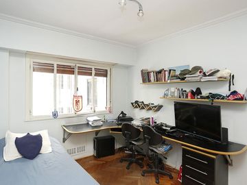 Venta Departamento  Cuatro  ambientes  Caballito