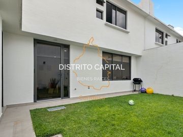 Casa sin muebles en venta en Metepec, Col. Bellavista, Estado de México