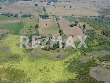 TERRENO EN VENTA - (3)