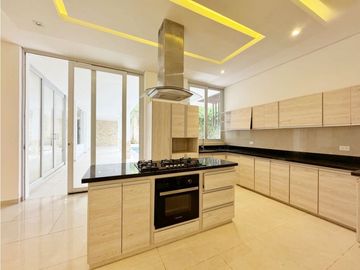 Venta CASA AMPLIA en ZONA NORTE Condominio Terranova Cartagena
