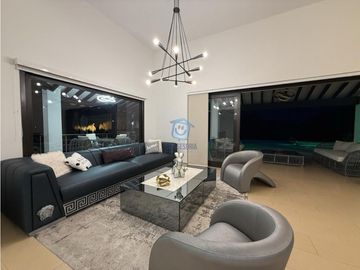 Venta de exclusiva casa campestre en Pereira