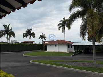Venta de exclusiva casa campestre en Pereira