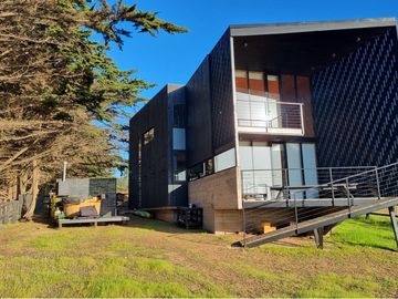 Moderna casa familiar en condominio Pichilemu