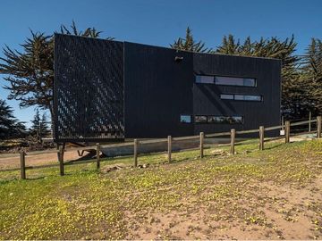 Moderna casa familiar en condominio Pichilemu