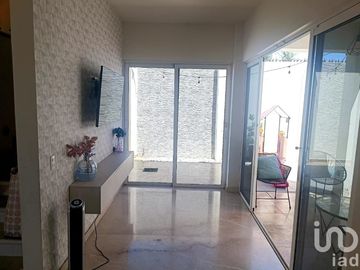 Se vende casa en fraccionamiento mediterraneo